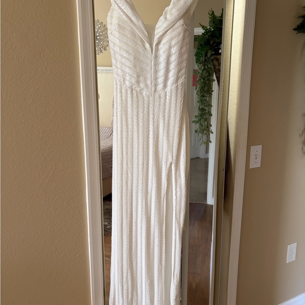 Elegant White Wedding Dress